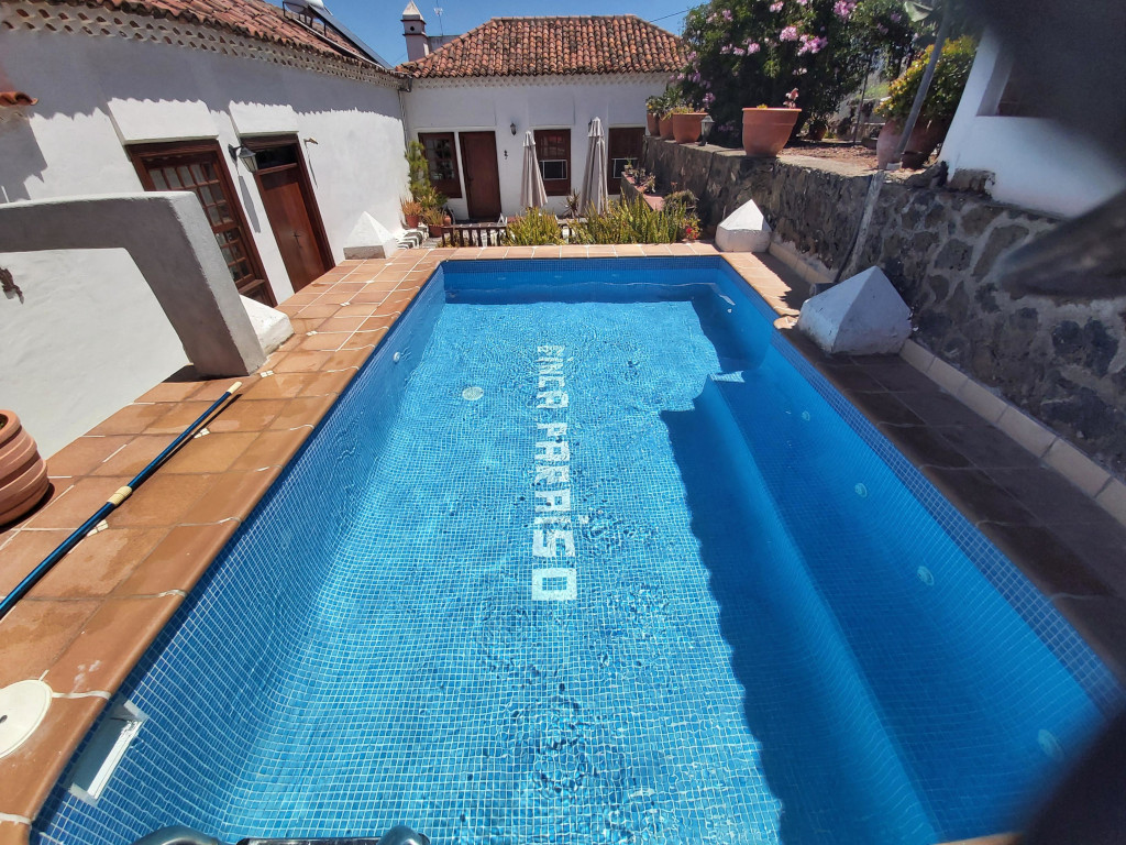 Piscina piccola in un cortile a Finca Paraíso, Tenerife.