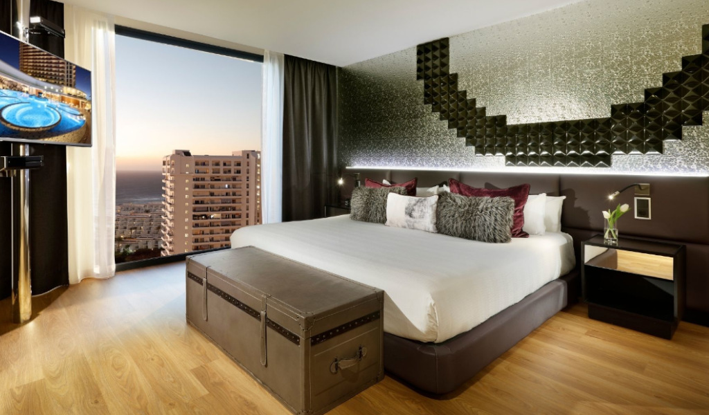 Camera moderna con letto matrimoniale e vista mare, Tenerife.