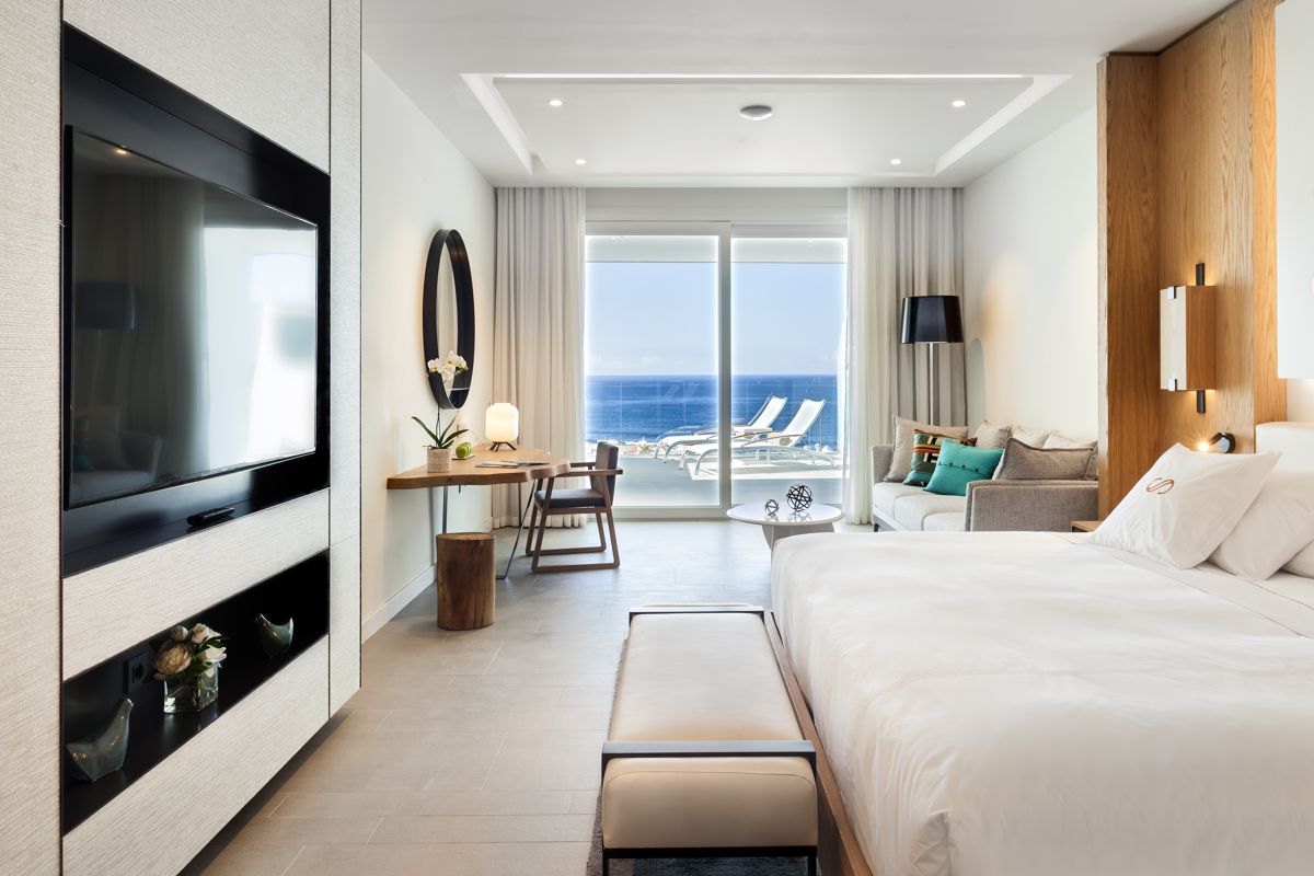 Camera con vista mare e balcone con sdraio a Tenerife.