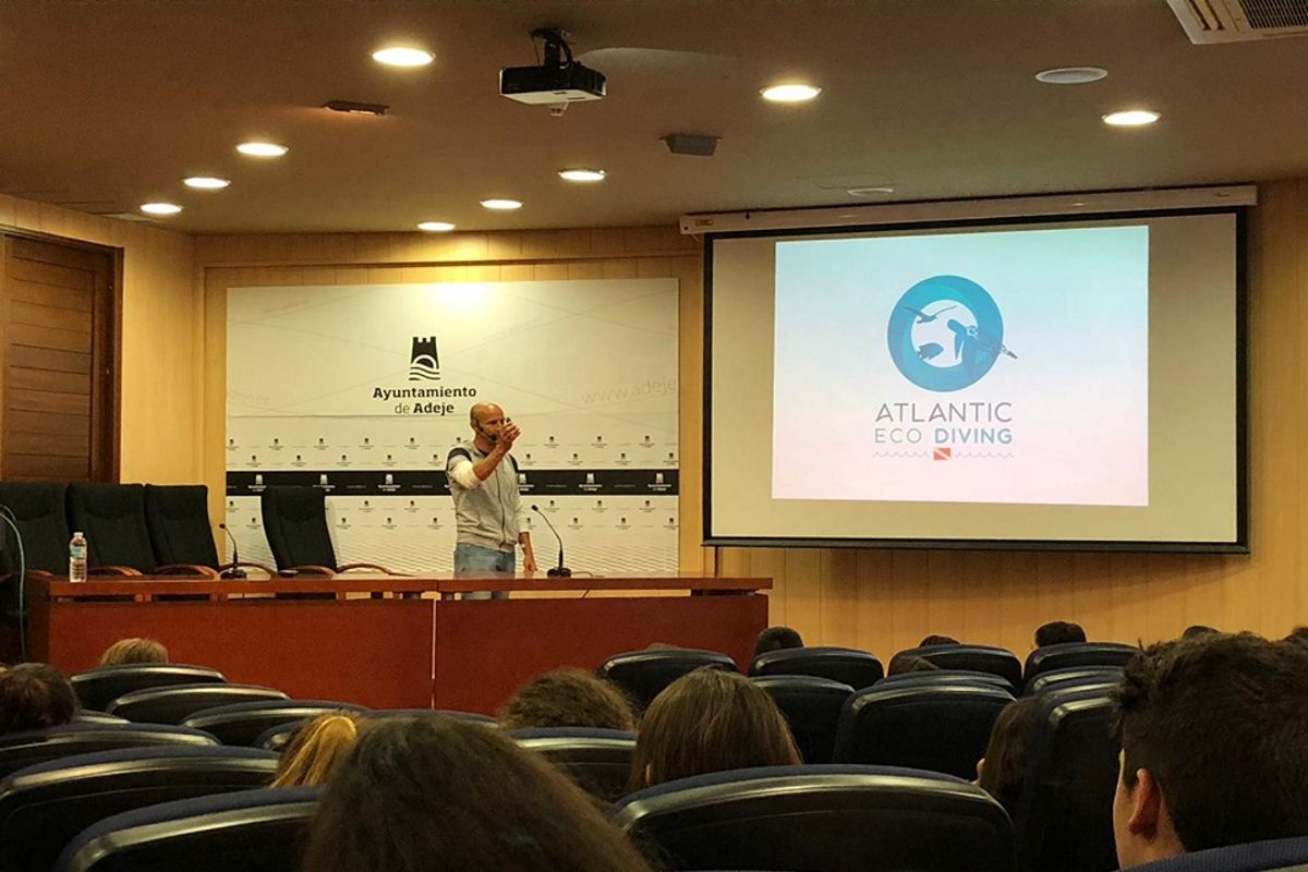 Presentazione dell'Atlantic Eco Diving presso il Municipio di Adeje.