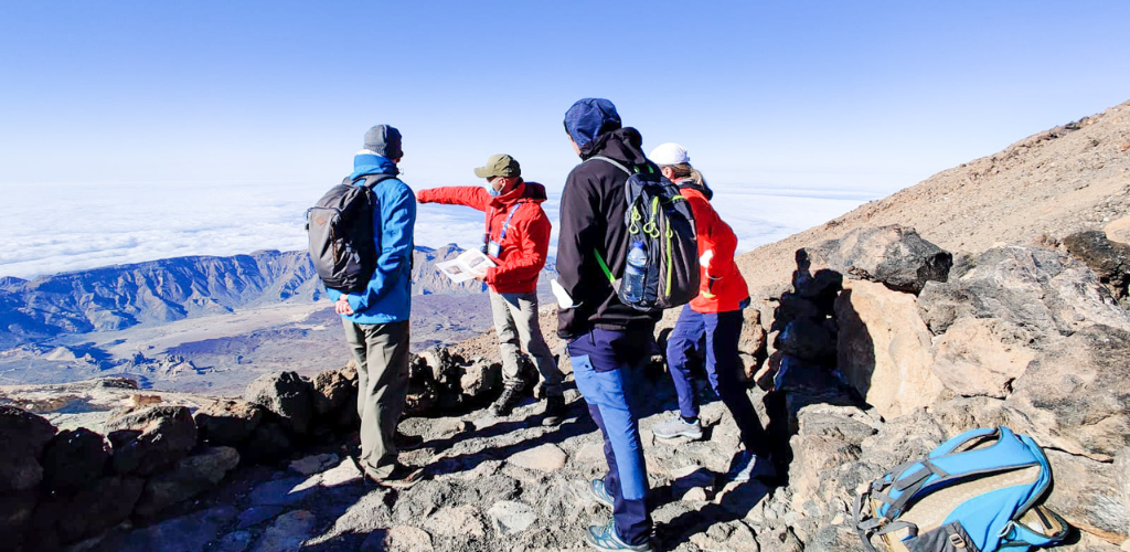 Tour di gruppo sulla cima del Monte Teide, Tenerife, con viste panoramiche.