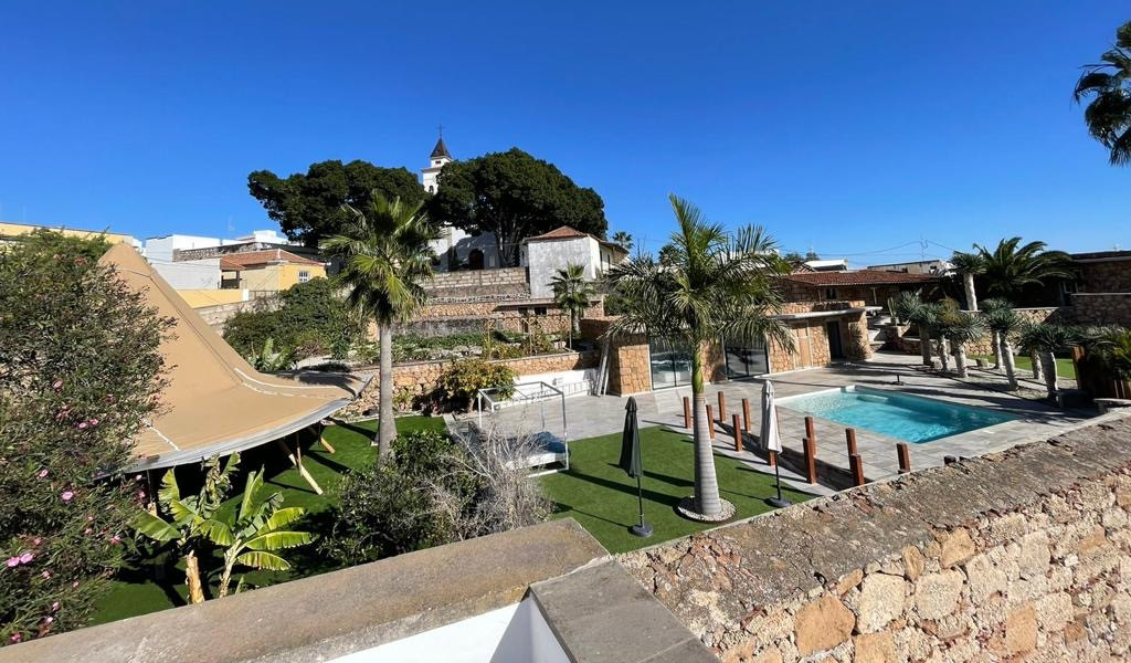 Area esterna con piscina e giardini a San Miguel de Abona, Tenerife.