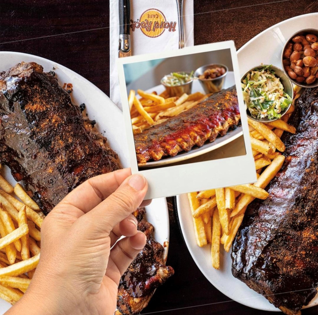 Costine con patatine fritte e insalata all'Hard Rock Café Tenerife.