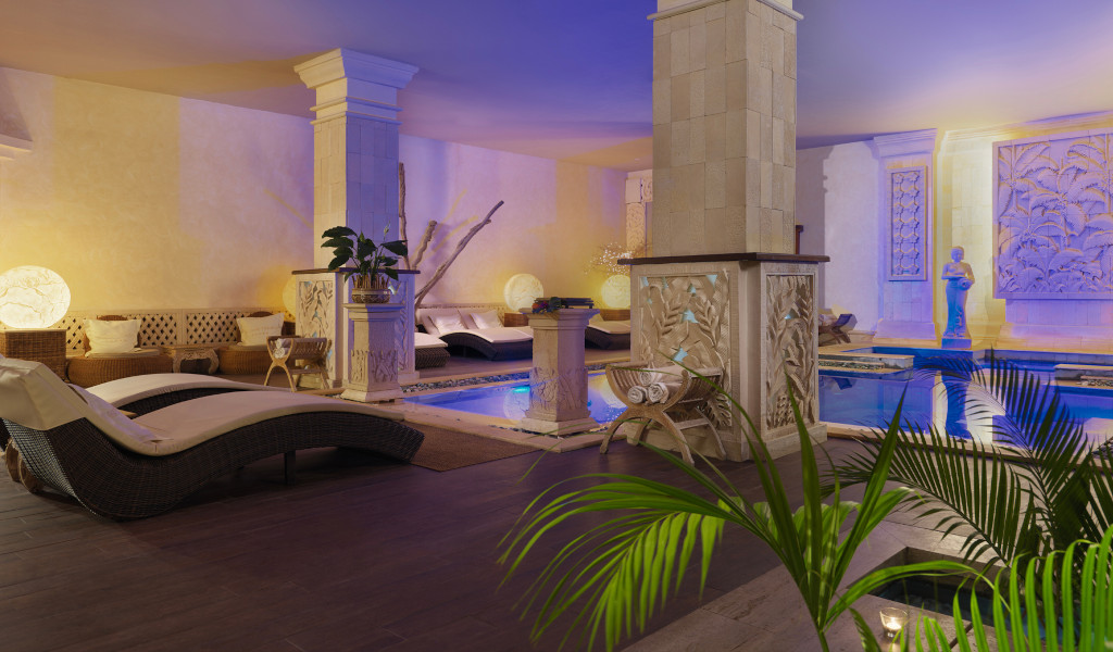 Spa con poltrone e piscina coperta a Tenerife.