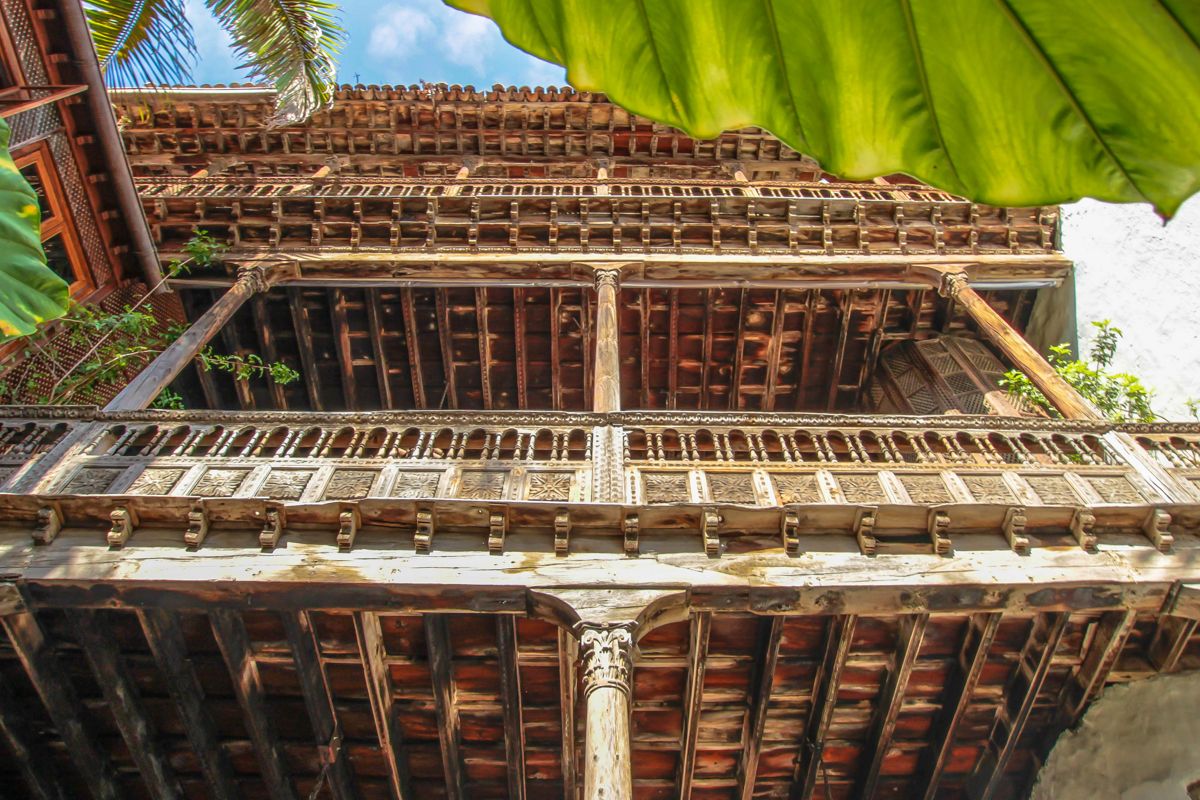 Balcone in legno intagliato nella Casa de los Balcones a Tenerife.